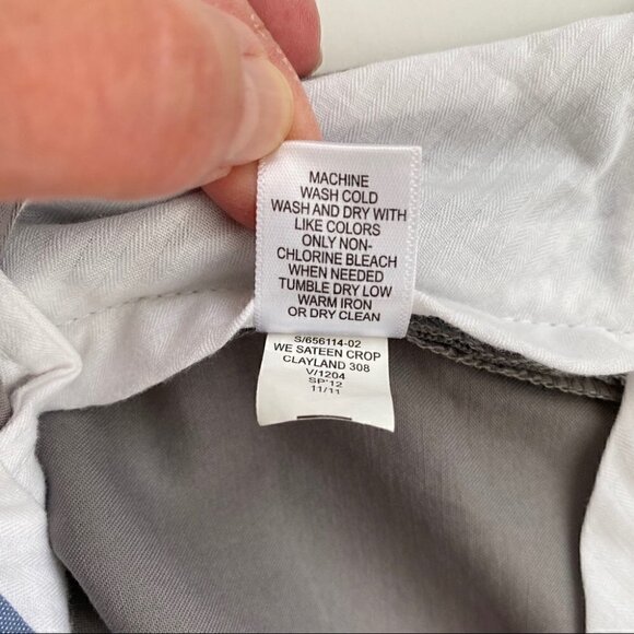 Banana Republic capris, mid rise, in stretch cotton, petite size - Picture 7 of 8